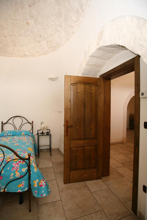 Trulli Convertini Locorotondo Eksteriør bilde
